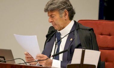 Fux declara ‘incompetência do STF’ para julgamento contra Bolsonaro e réus da trama golpista