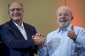 Lula diz que Alckmin liga todo dia para os EUA, mas ‘ninguém quer conversar com ele’